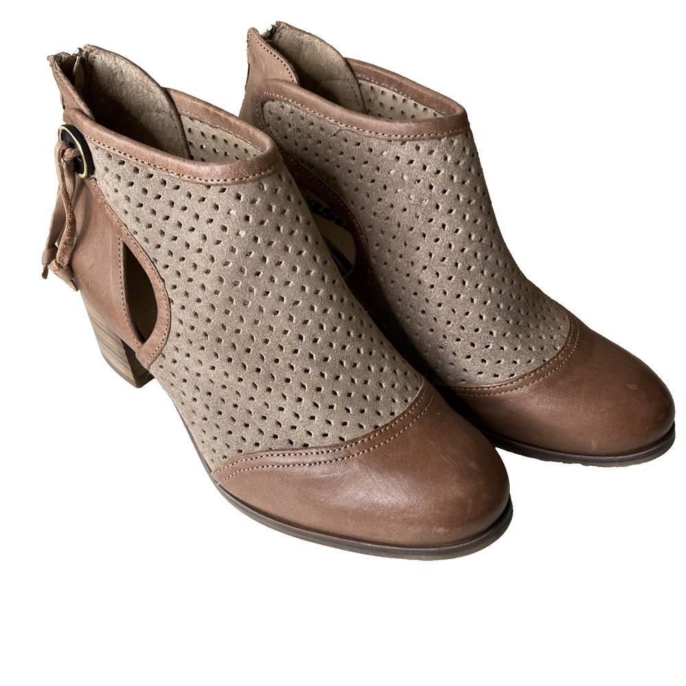 Casta Leather Ankle Boots Brown Perforated Cut-Out Casual Block Heel Tassel Zip‎